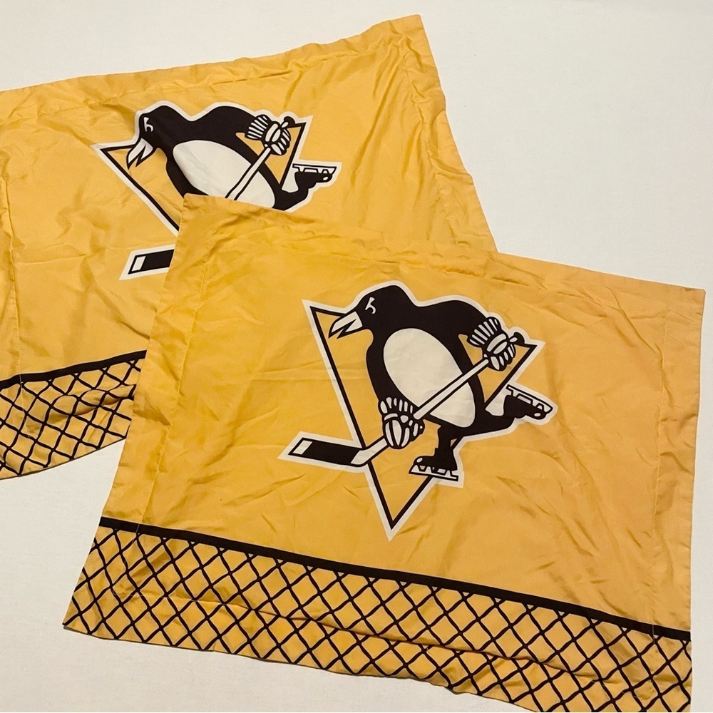 Lot of 2 Pittsburgh Penguins NHL Hockey Pillow Cases Northwest Standard Size